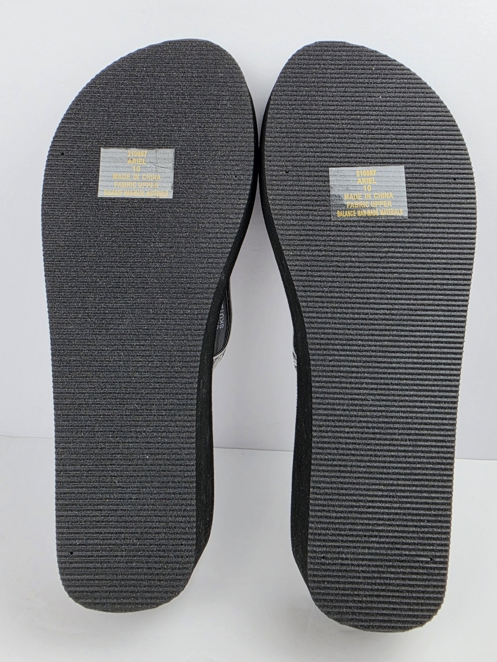 Bluefin Ariel Grey Patterned Thong Wedge Sandals Size 10 - Picture 5 of 8